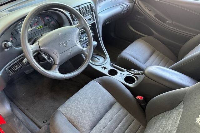 2001 Ford Mustang GT Deluxe