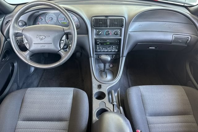 2001 Ford Mustang GT Deluxe