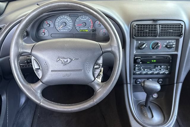 2001 Ford Mustang GT Deluxe