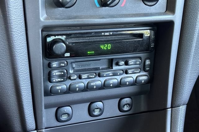 2001 Ford Mustang GT Deluxe