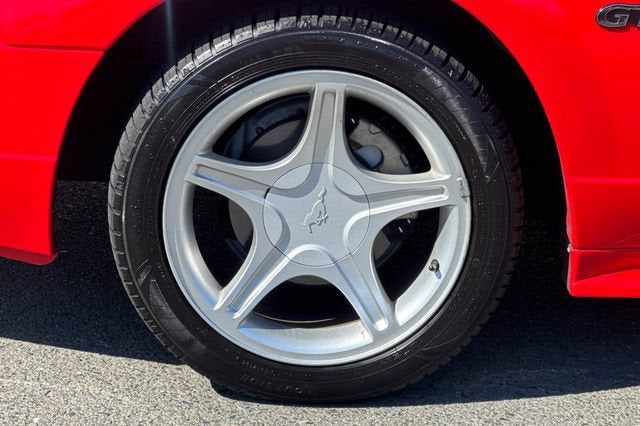 2001 Ford Mustang GT Deluxe