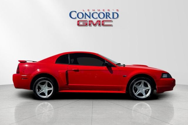 2001 Ford Mustang GT Deluxe