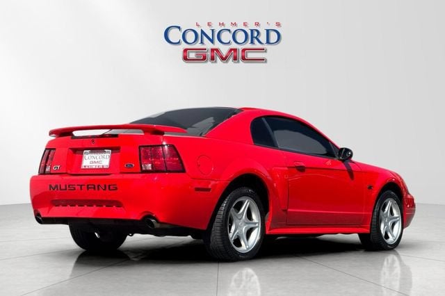2001 Ford Mustang GT Deluxe