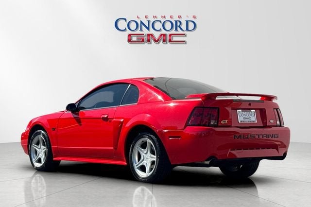 2001 Ford Mustang GT Deluxe