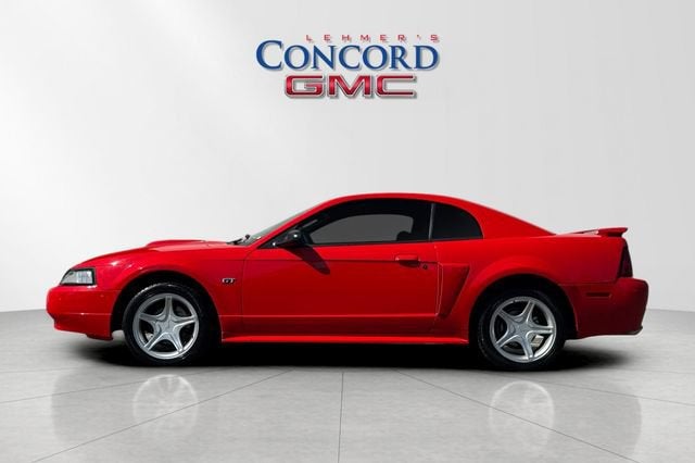2001 Ford Mustang GT Deluxe