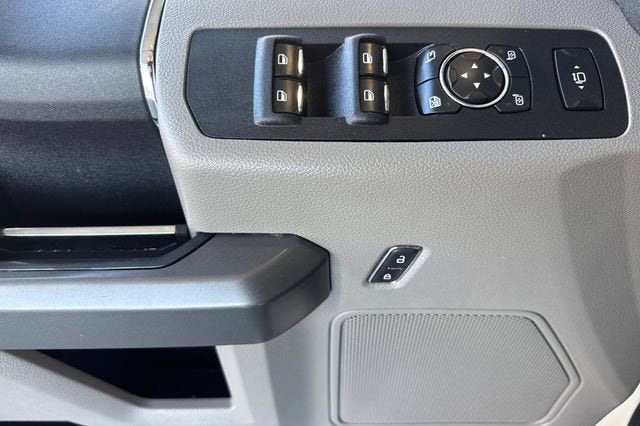 2017 Ford Super Duty F-350 SRW XLT