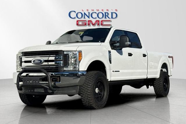 2017 Ford Super Duty F-350 SRW XLT