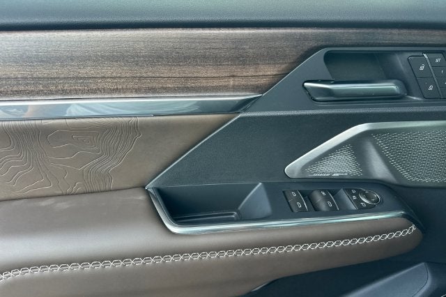 2027 GMC Acadia Denali Ultimate