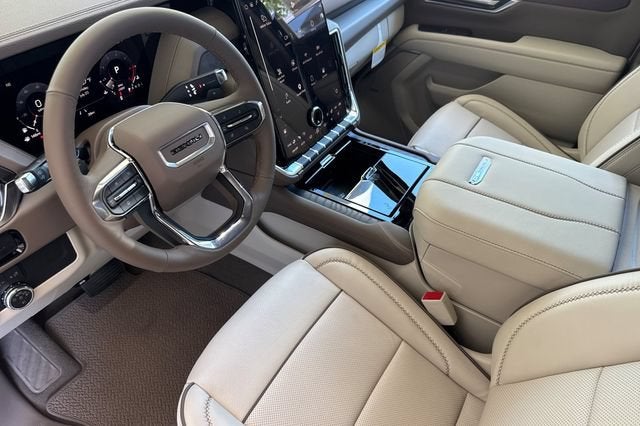 2026 GMC Yukon Denali - Photo 10
