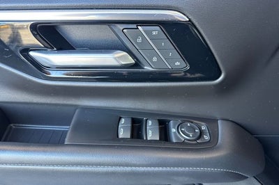 2025 Chevrolet Suburban LT