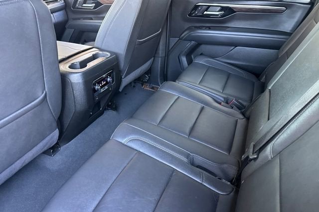 2025 Chevrolet Suburban LT