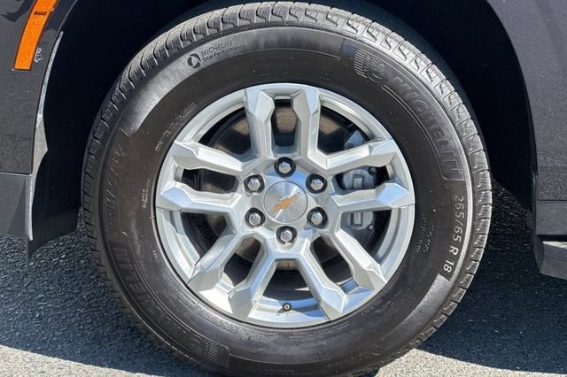 2025 Chevrolet Suburban LT