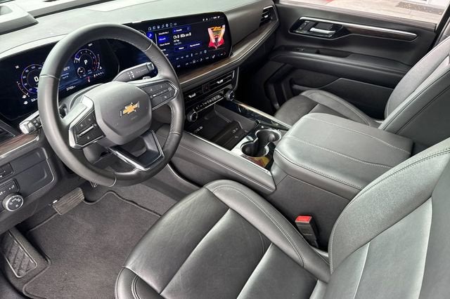 2025 Chevrolet Suburban LT