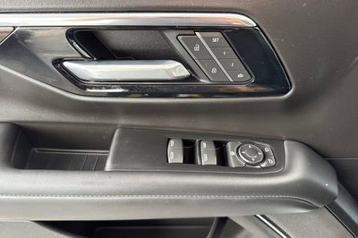 2025 Chevrolet Suburban LT