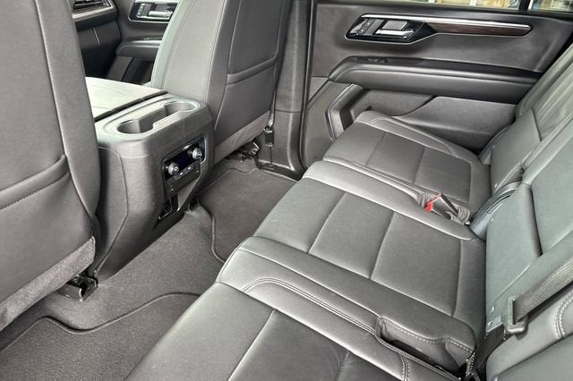 2025 Chevrolet Suburban LT