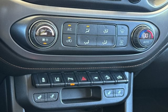 2021 GMC Canyon 4WD AT4 w/Leather