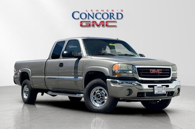 2003 GMC Sierra's photo