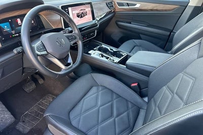 2024 Volkswagen Atlas 2.0T SE w/Technology