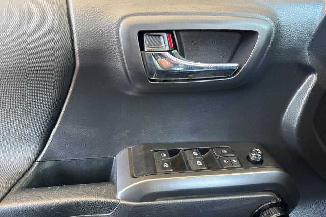 2022 Toyota Tacoma 4WD SR