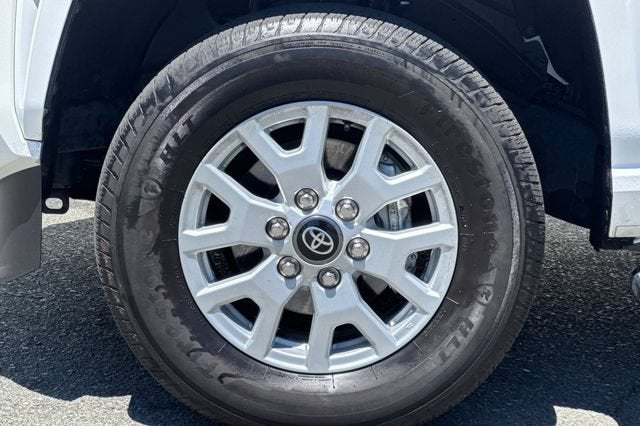 2024 Toyota Tacoma 4WD SR5