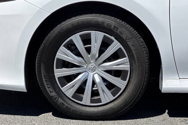 2023 Toyota Camry Hybrid LE