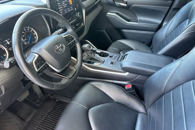 2022 Toyota Highlander Hybrid XLE