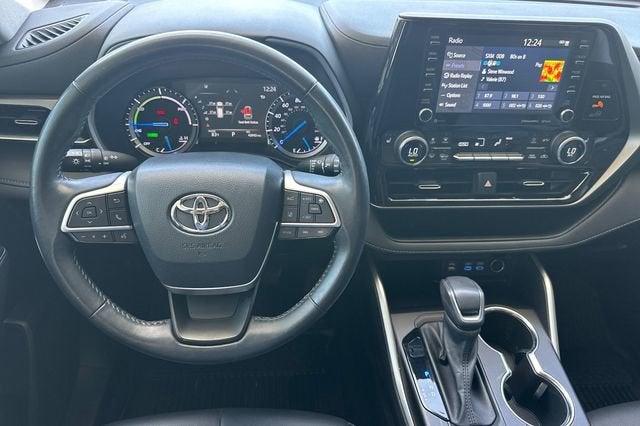 2022 Toyota Highlander Hybrid XLE