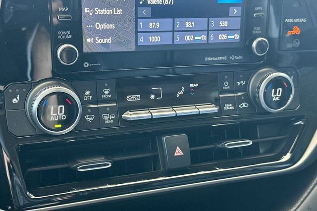 2022 Toyota Highlander Hybrid XLE