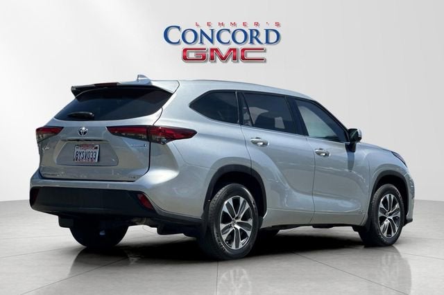 2022 Toyota Highlander Hybrid XLE