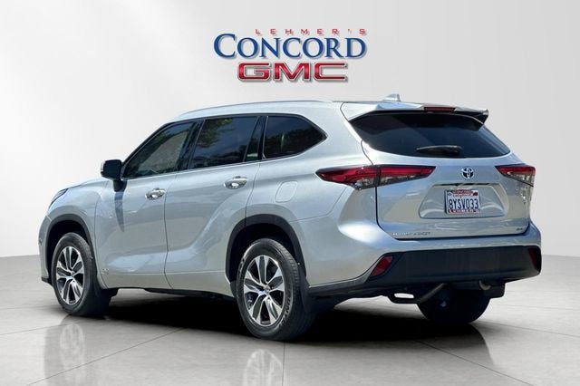 2022 Toyota Highlander Hybrid XLE