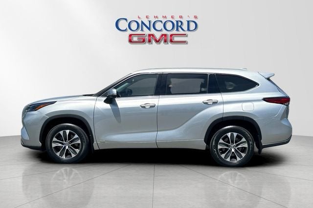 2022 Toyota Highlander Hybrid XLE