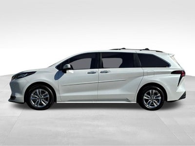 2022 Toyota Sienna XLE