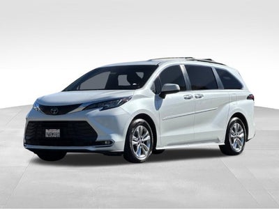 2022 Toyota Sienna XLE