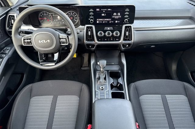 2022 Kia Sorento LX