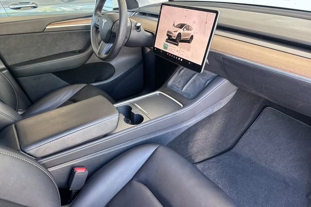 2025 Tesla Model Y Long Range