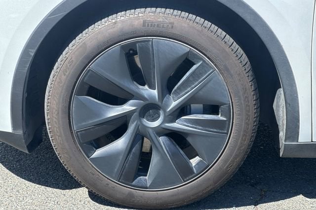 2025 Tesla Model Y Long Range
