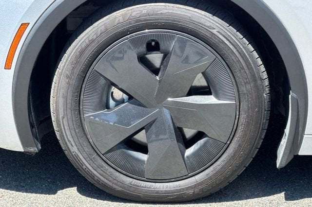 2025 Toyota Prius Plug-In Hybrid SE