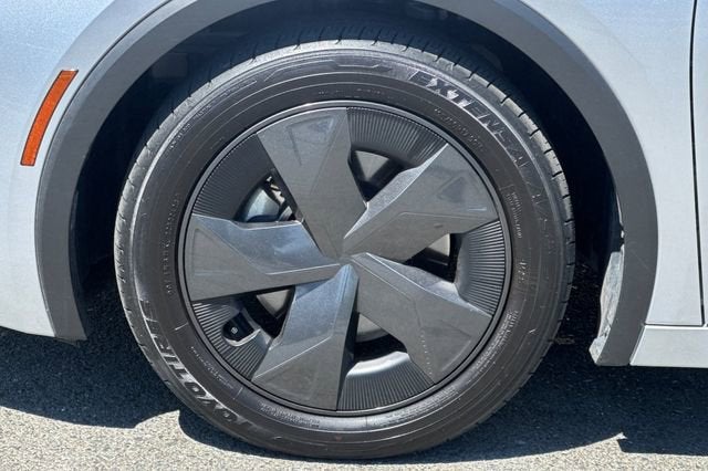 2023 Toyota Prius LE